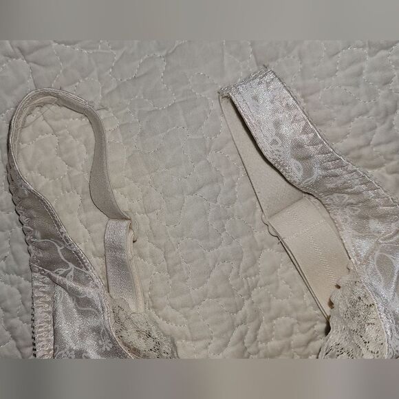 Playtex 36DD nude underwire bra - Picture 7 of 12